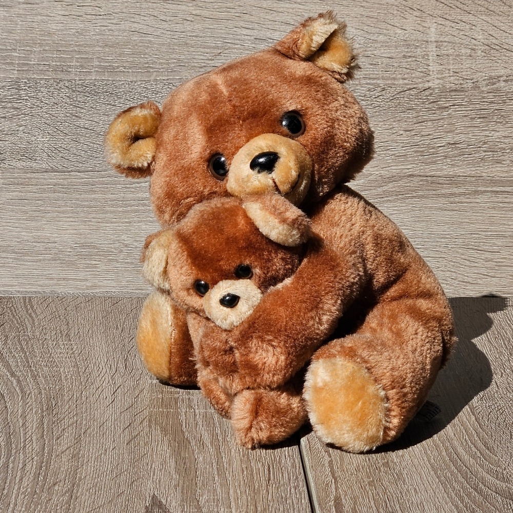 Vintage Russ Berrie Mother and Baby Cub Hugging Teddy Bear Plush Brown 8.5" 608